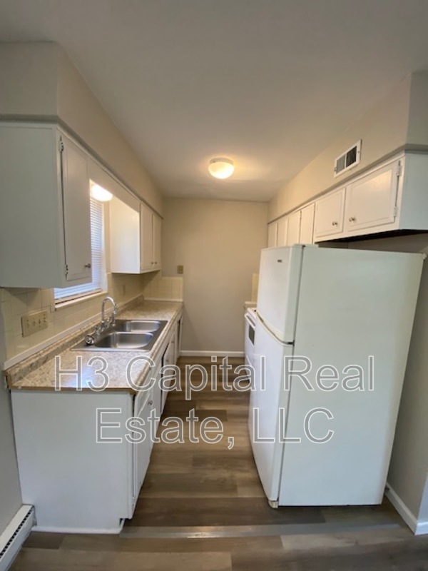 Building Photo - 420 Joseph Dr