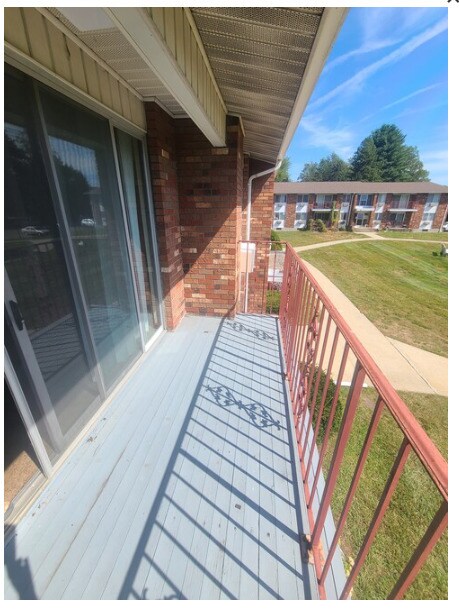 Foto del edificio - Enfield North Apartments