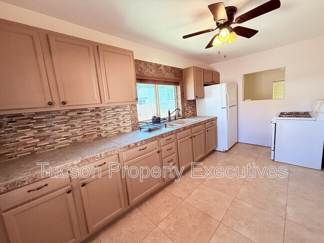Building Photo - 2925 N Estrella Ave