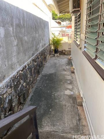 Building Photo - 54 Hi?aloa St