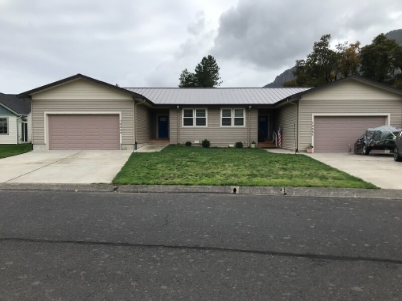 1005 Chenowuth Unit B, North Bonneville, WA 98639 Room for Rent in
