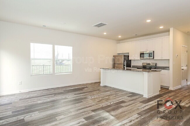 Foto del edificio - 108 Blakeslee Ct