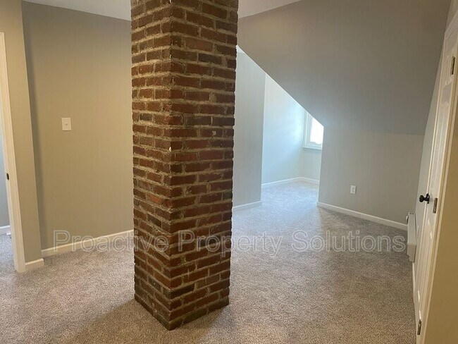 Building Photo - 116 N Lincoln Ave