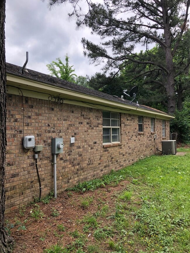 Building Photo - ****JUST REDUCED****2784 Normandy Dr., Hor...