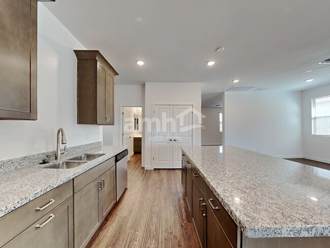 Foto del edificio - 4214 S 105th Dr