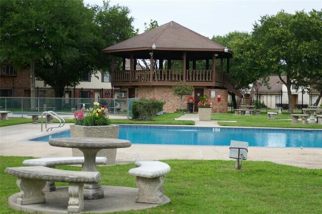 Foto del edificio - 7301 Cook Rd
