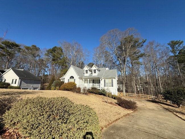 Building Photo - Charming 3 Bedroom Cape Cod