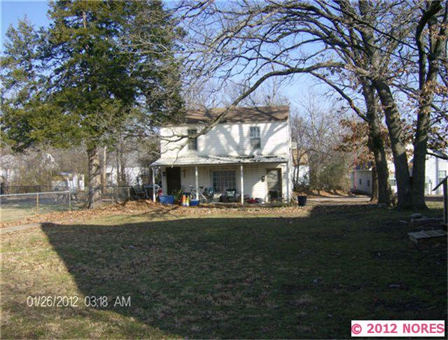 Building Photo - 902 N Grand Ave