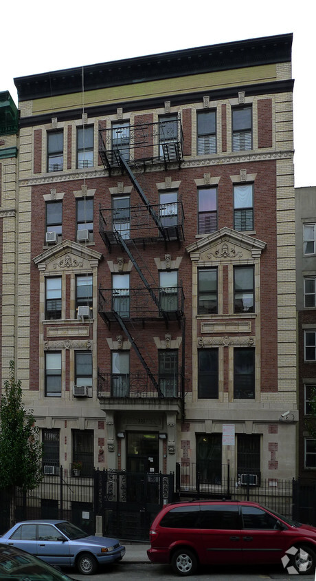 Building Photo - 523 W 134th St