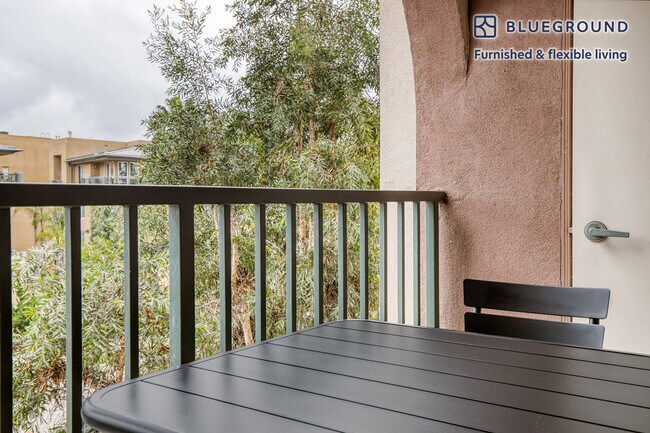Building Photo - 5710 Crescent Park E