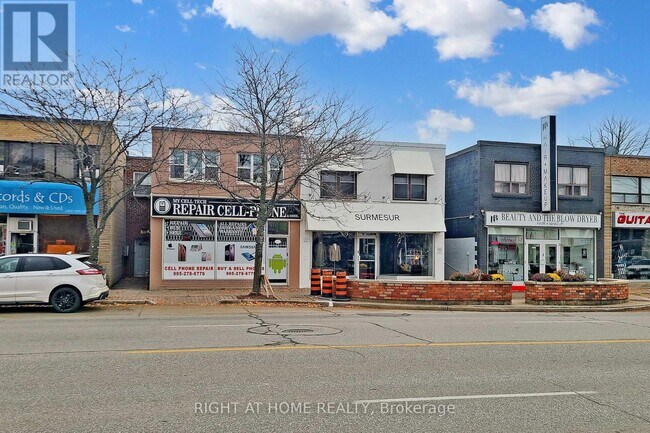 Photo du bâtiment - 255 Lakeshore Rd E