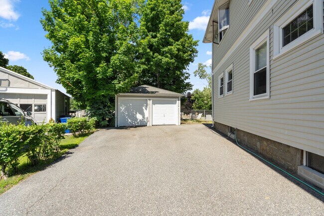 Building Photo - 24 Sherborn St