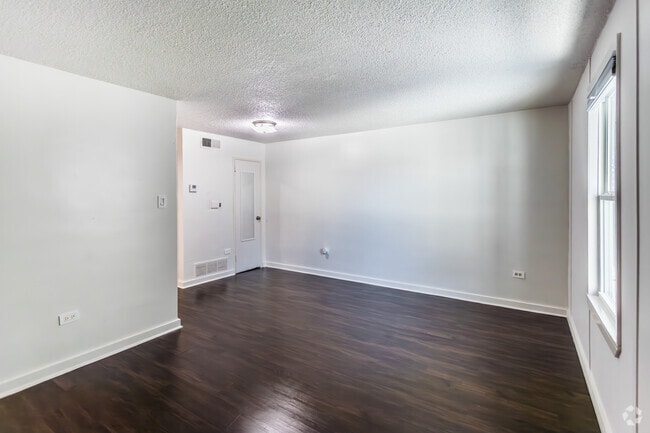 1BR, 1BA - 630SF - Living Room - Crescendo Apartments