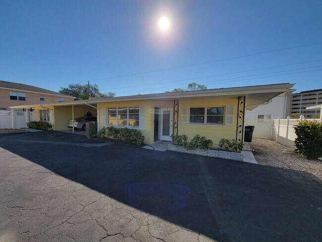 Foto del edificio - 505 Manatee Ct