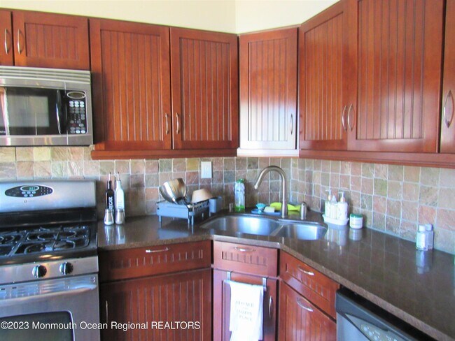 Foto del edificio - 26 Lincroft Ave