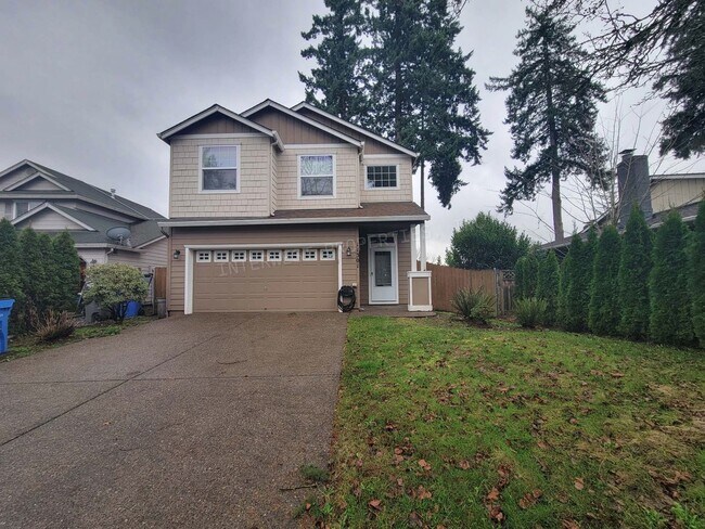 Foto del edificio - *1ST MONTH'S RENT FREE PROMO* Large 3 Bed 2.5Ba Vancouver Beauty W/ Gas Fireplace, Dog Run, Fence...