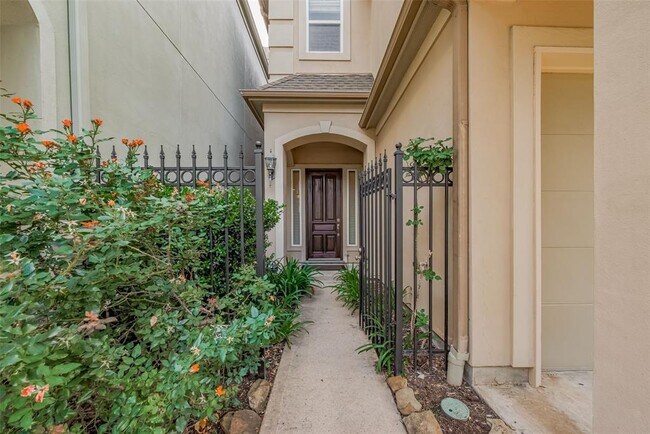 Building Photo - 5338 Fayette St