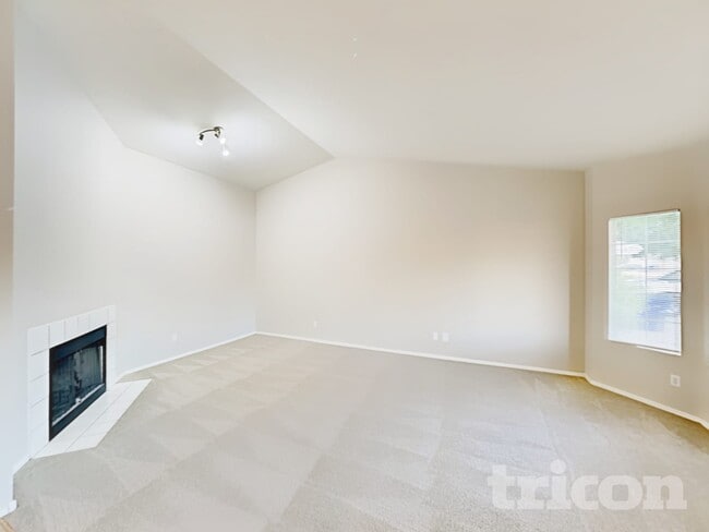 Foto del edificio - 6604 E Fairbrook St