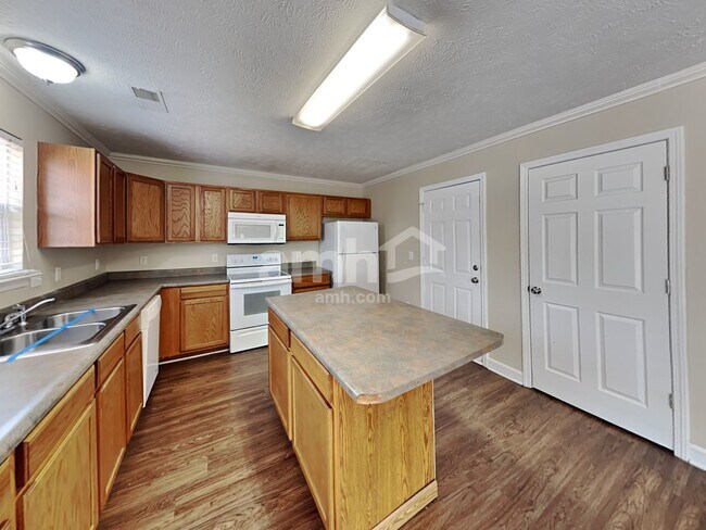 Foto del edificio - 8026 Meadowview Ln