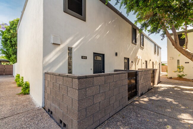 Building Photo - 7325 E Belleview St