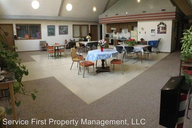 Building Photo - 510 Plaza Dr
