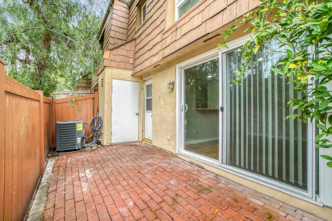 Foto del edificio - 3974 Tarrytown Ln