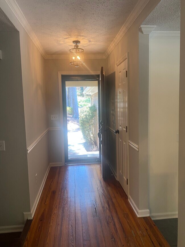 Foto del edificio - 114 Riviera Rd