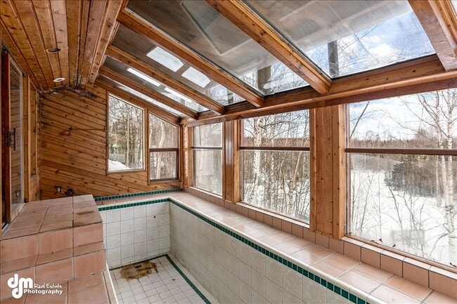 Foto del edificio - 14523 Wilderness Rim Rd