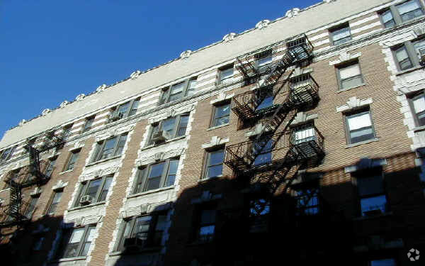 Foto del edificio - 717 W 177th St