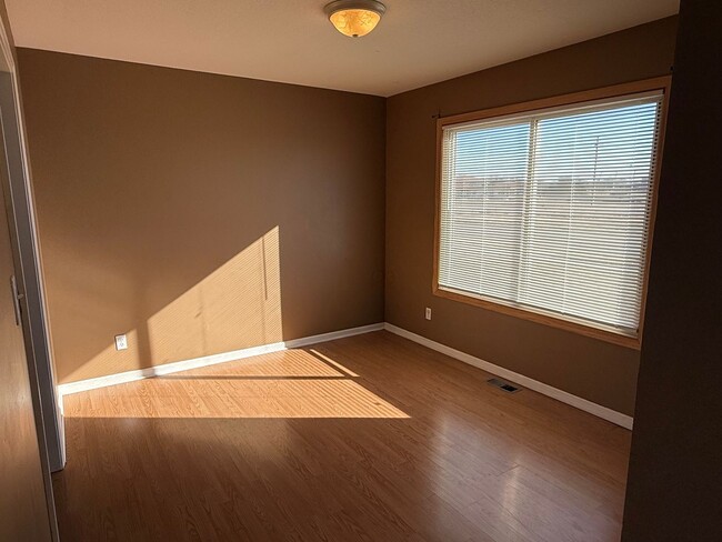 Foto del edificio - Spacious Home on the west side of Junction City ~ Available Early January