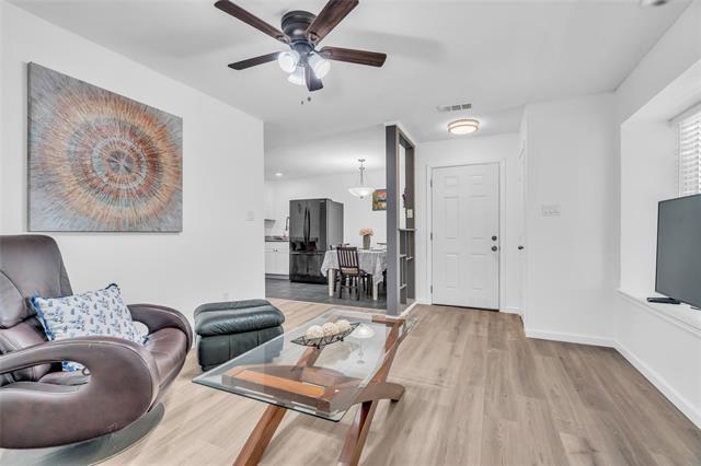 Foto del edificio - 1319-1321 Parkway Ct