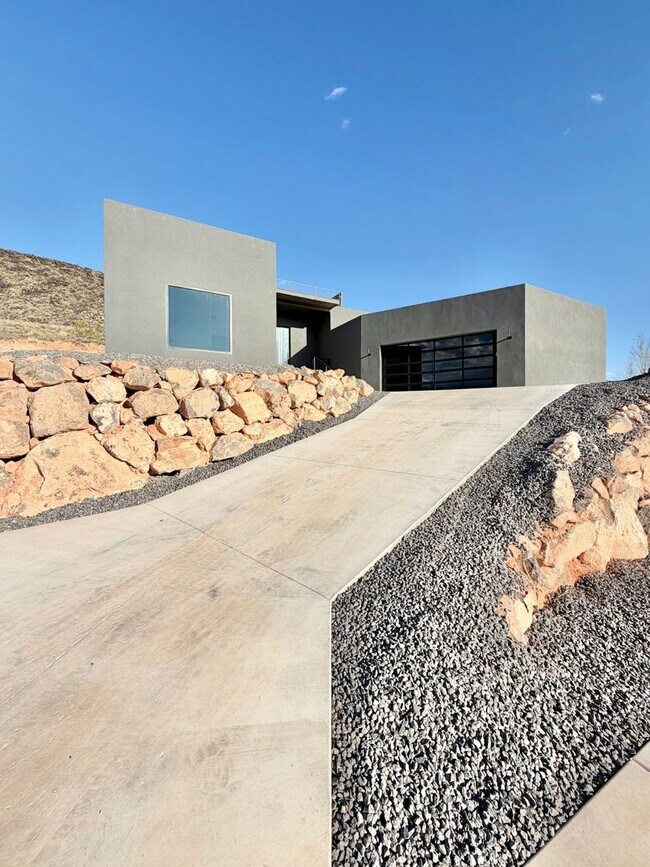 Foto del edificio - BRAND NEW Casita with Stunning Views
