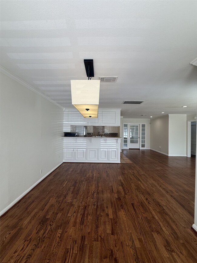 Building Photo - 1234 Gardenia Dr