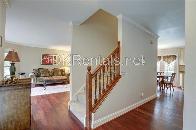 Building Photo - 4492 Coventry Way NE