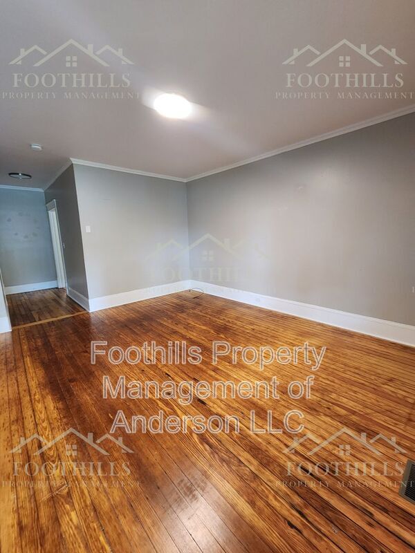 Foto del edificio - 120 Anderson Ave