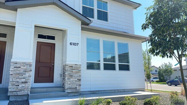 Foto del interior - Roe Street Townhomes