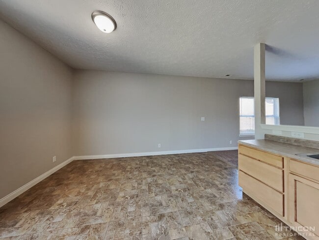 Building Photo - 1630 Jaques Dr