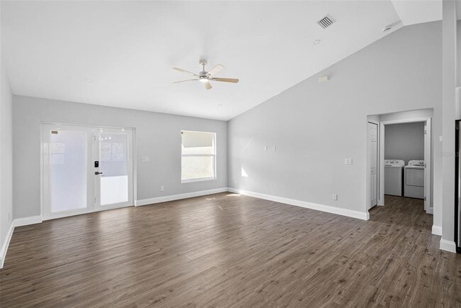 Foto del edificio - 375 Denver Dr