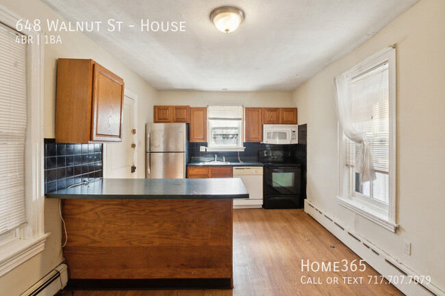 Building Photo - Stuning 4 bedroom house in Pottstown! AVAI...