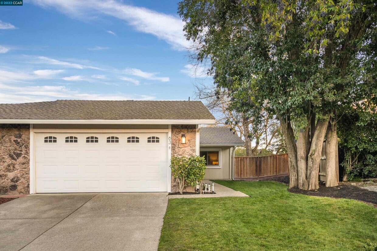 Primary Photo - 63 Serene Ct