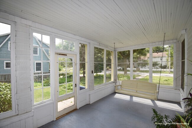 Screened-in porch - 435 First St