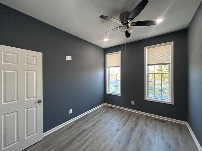 Foto del edificio - Baltimore - 2 + Den Bedrooms and 1.5 baths Available!