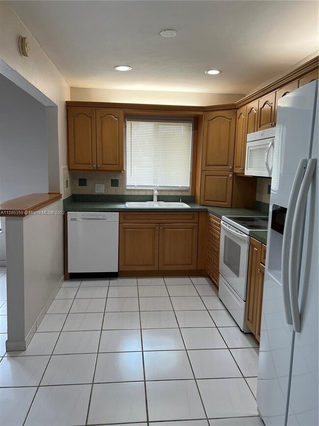 Building Photo - 2274 Nova Village Dr