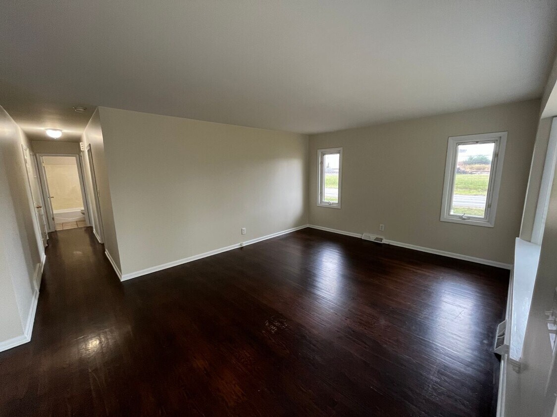 Foto principal - **3-BEDROOM HOME IN NORTH BEECHWOLD/SHARON...