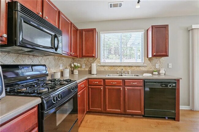 Foto del edificio - 3 bedroom Woodstock Single Family House
