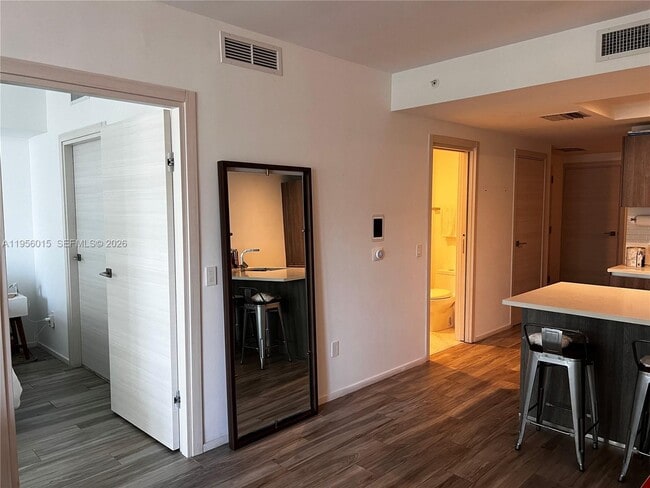 Building Photo - 801 S Miami Ave