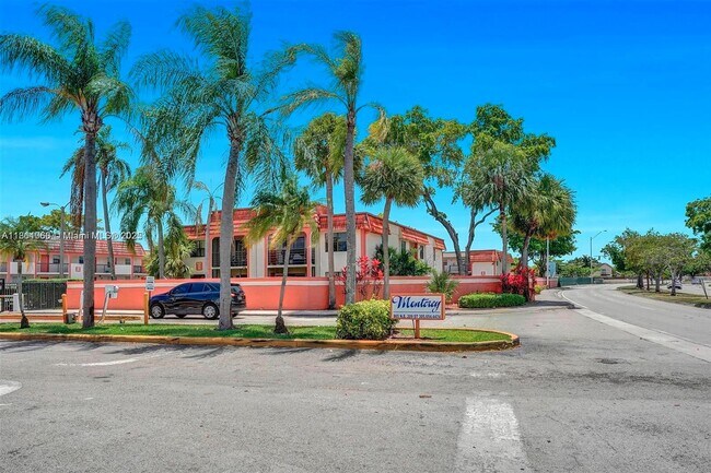 Foto del edificio - 842 NE 209th St