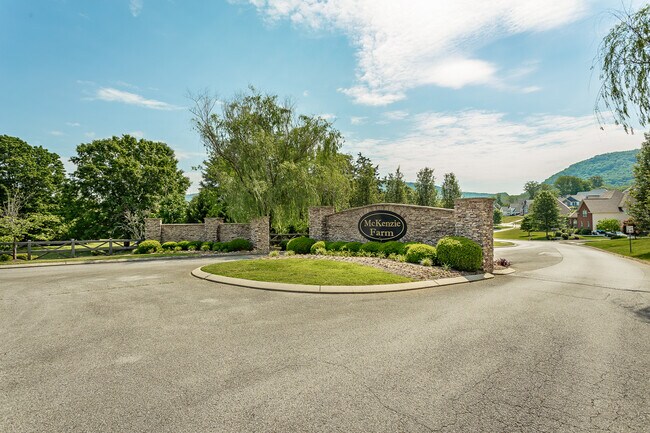 Foto del edificio - 7725 Peppertree Dr