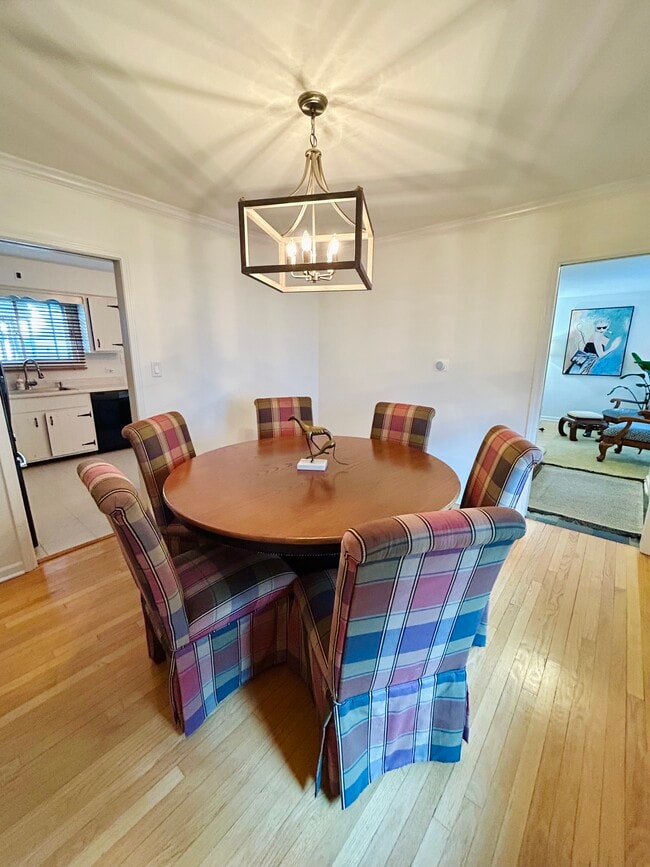 Dining room - 335 Scott St