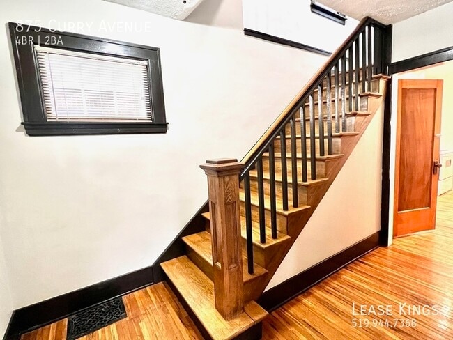 Building Photo - 2 Story Single Family Home Close to U of W...